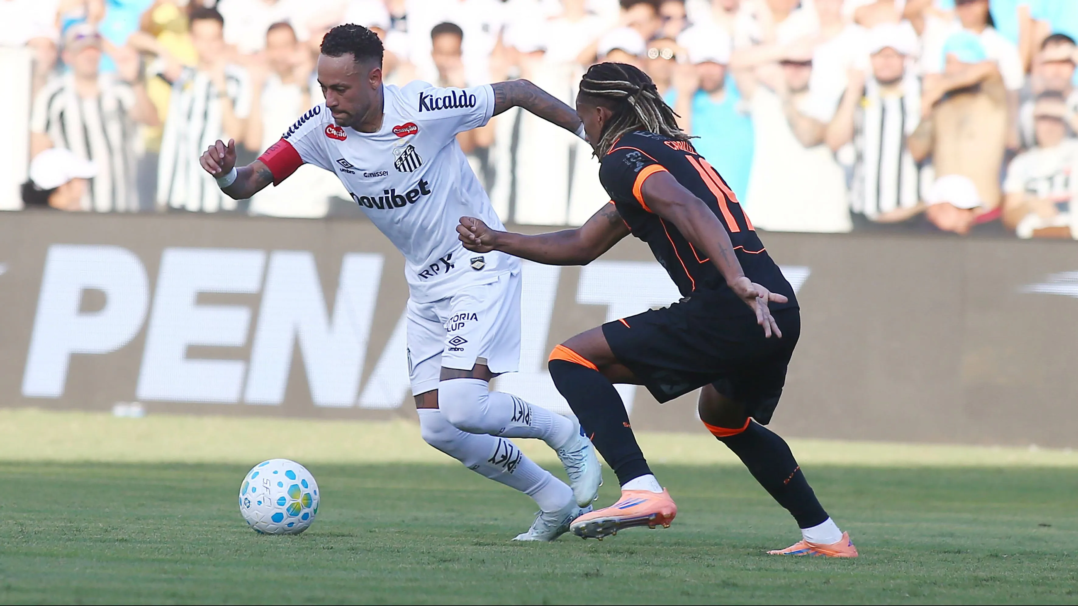 Neymar deixou a desejar no clássico - Foto: Mauricio De Souza/AGIF.