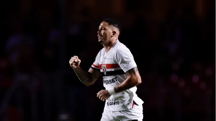São Paulo de Luciano lidera o Campeonato Brasileiro