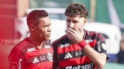 Alex Sandro (à esquerda) avalia deixar Flamengo no fim do ano para buscar liga menos competitiva