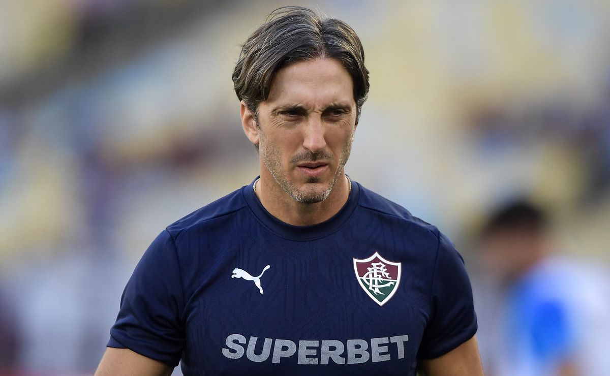 Luís Zubeldía sai em defesa de Freytes após vaias da torcida do Fluminense: “Fez coisas muito importantes”