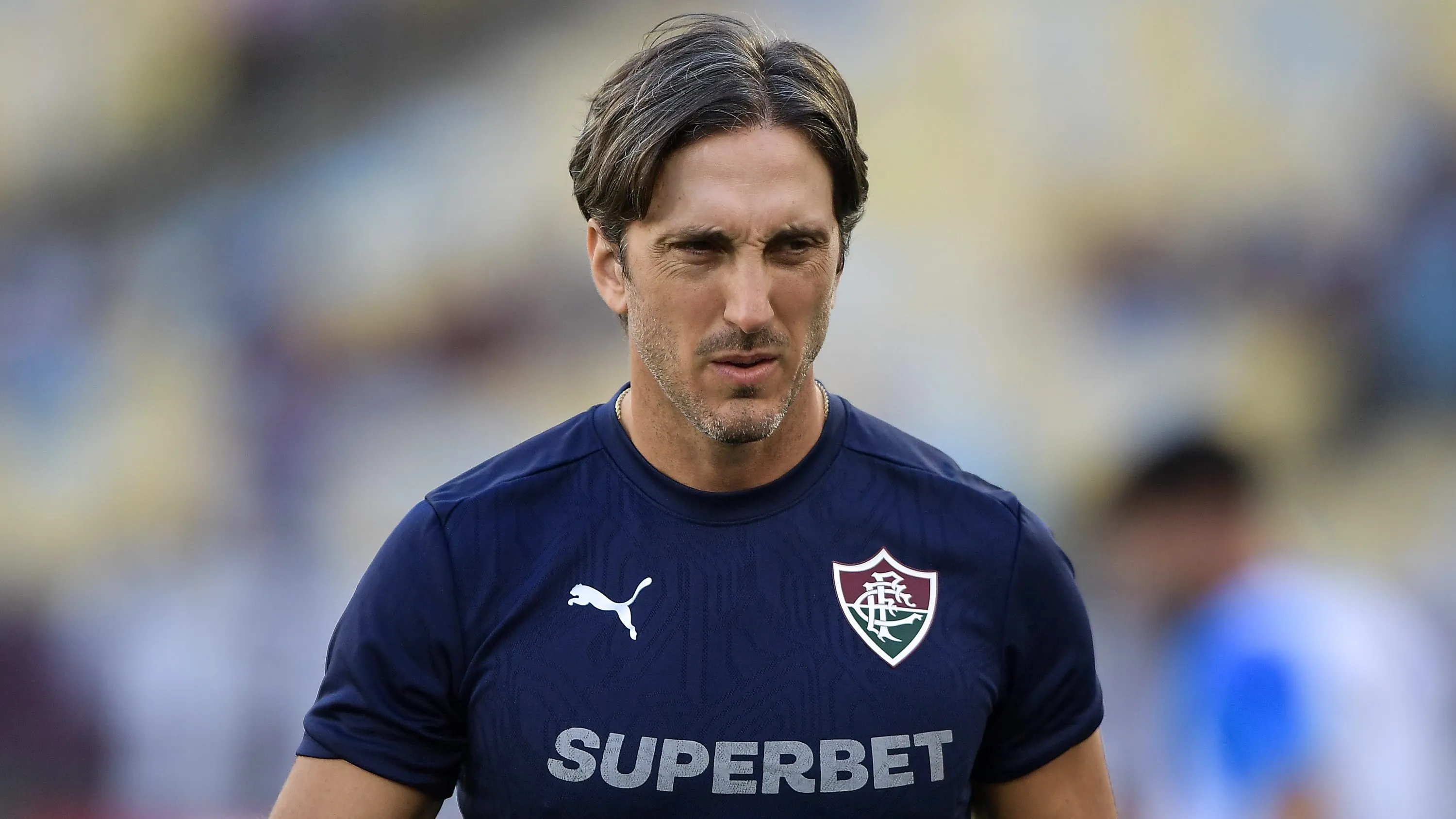 Luis Zubeldia tecnico do Fluminense durante partida contra o Athletico-PR no estadio Maracana pelo campeonato Brasileiro A 2026. Foto: Thiago Ribeiro/AGIF