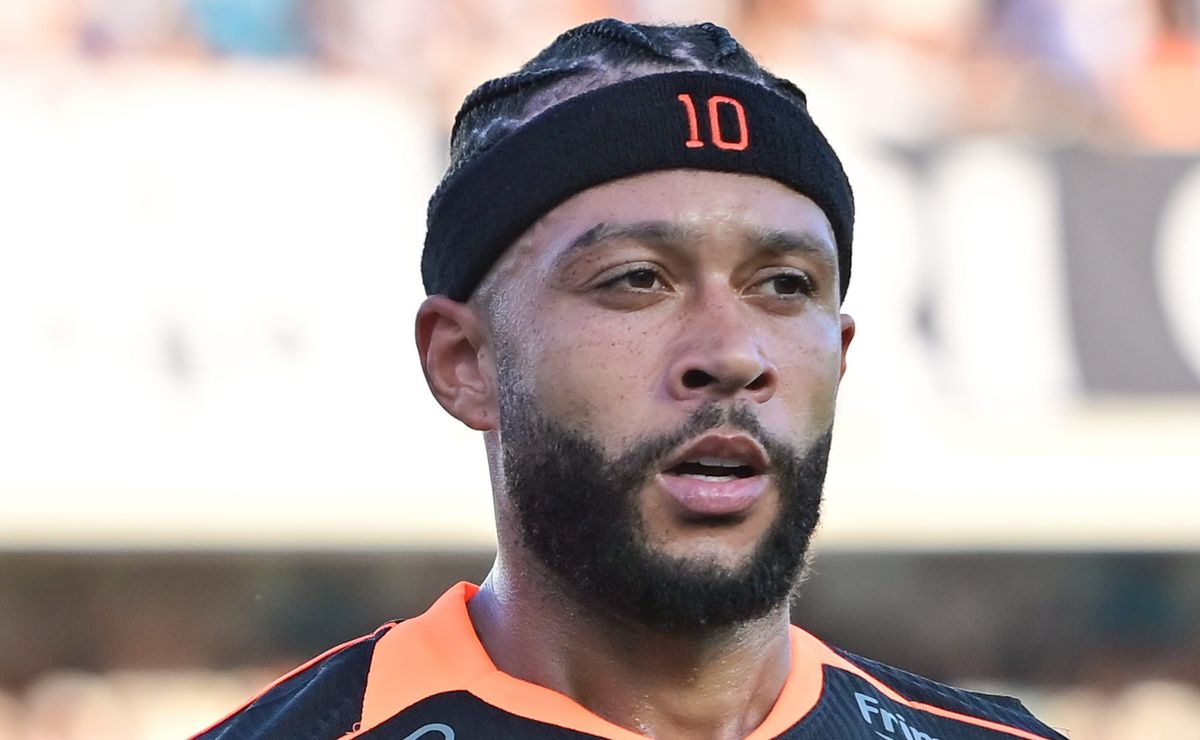 Marcelo Paz quer renovação de Memphis Depay no Corinthians e causa mal-estar nos bastidores