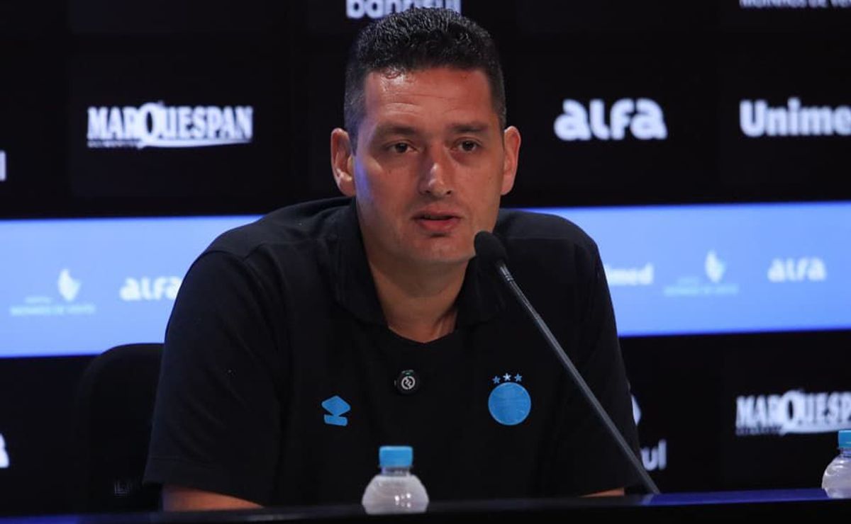 Grêmio decide demitir Cyro Leães após sequência negativa no Brasileirão