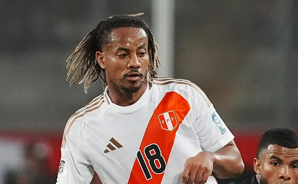 André Carrillo, do Corinthians, é criticado por torcedores peruanos na derrota para Senegal