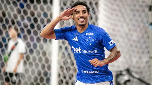 Cristian (Cruzeiro) celebrando seu gol contra o Vasco, no dia 15.03.2026. Foto: Fernando Moreno/AGIF