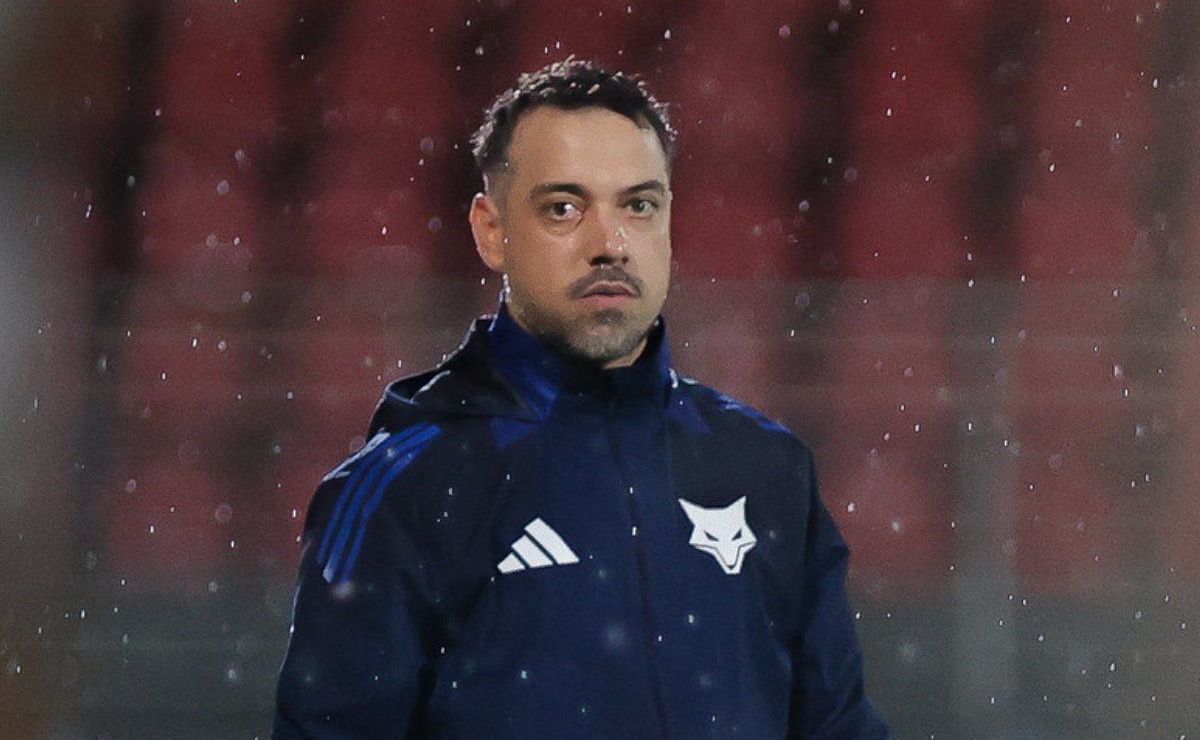 Jonas Urias aponta rivais do Cruzeiro e projeta temporada competitiva em 2026