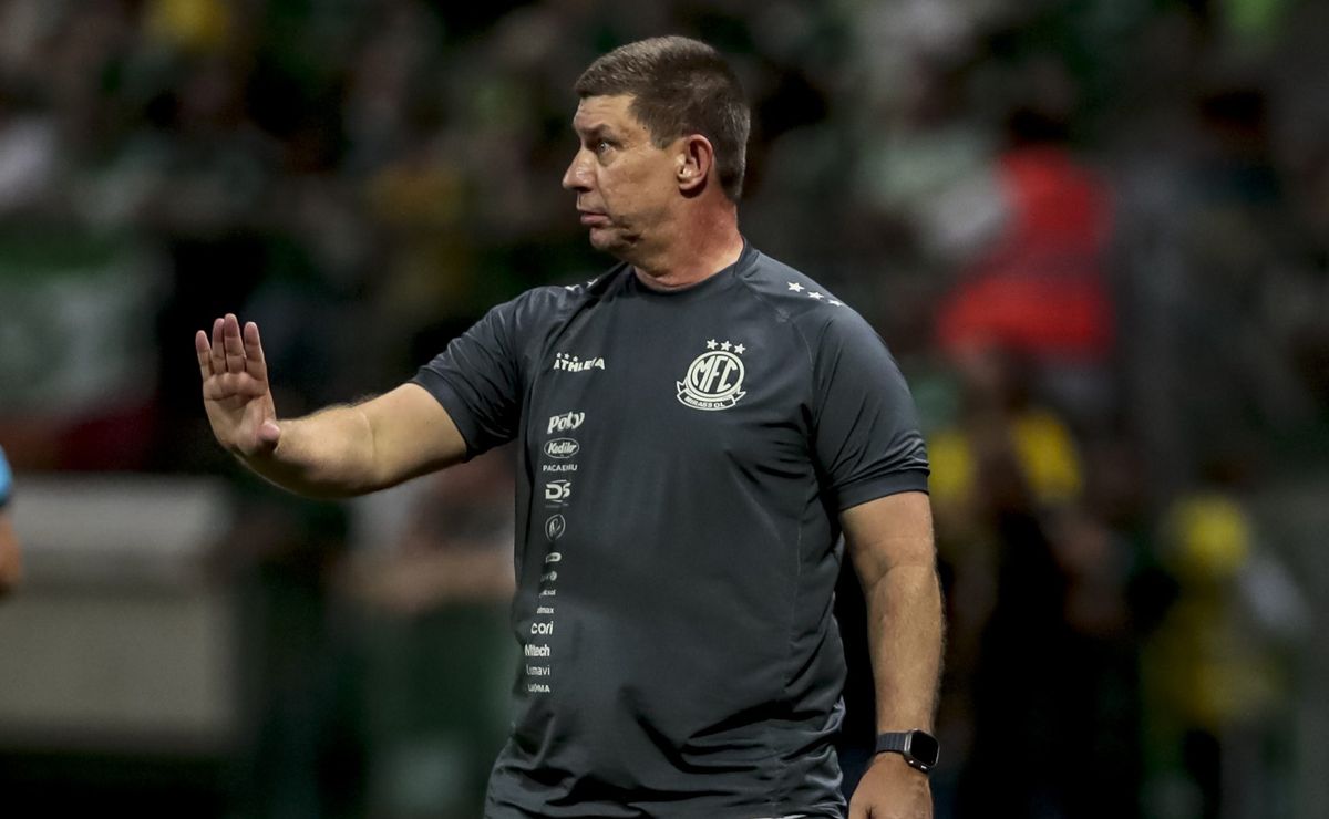 Baitello analisa derrota do Mirassol e elogia postura da equipe contra o Palmeiras: “Performou para vencer”