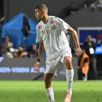 Apesar da lesão de Lira, Santos não busca outro lateral