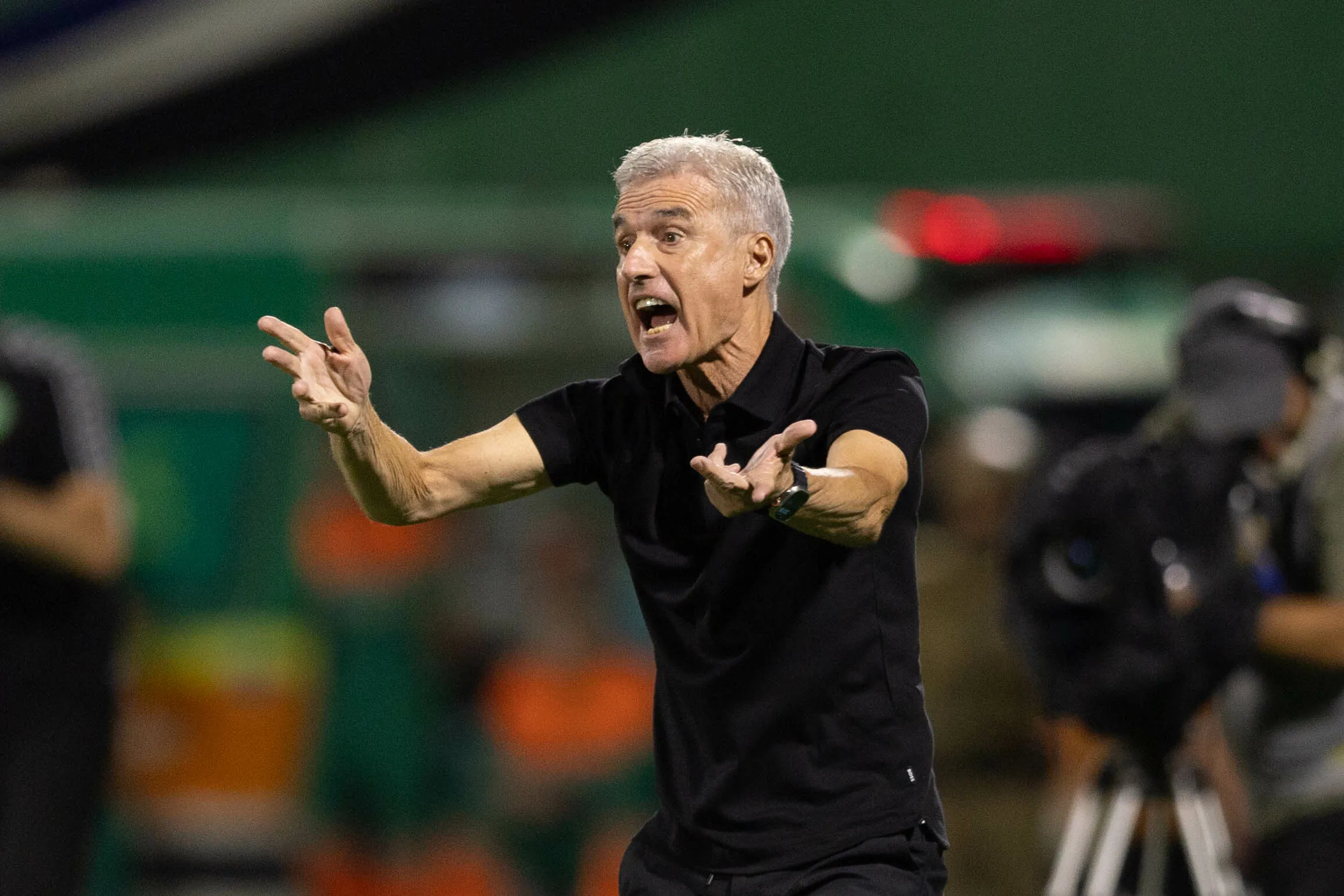 Luis Castro tecnico do Gremio durante partida contra o Chapecoense. Foto: Liamara Polli/AGIF