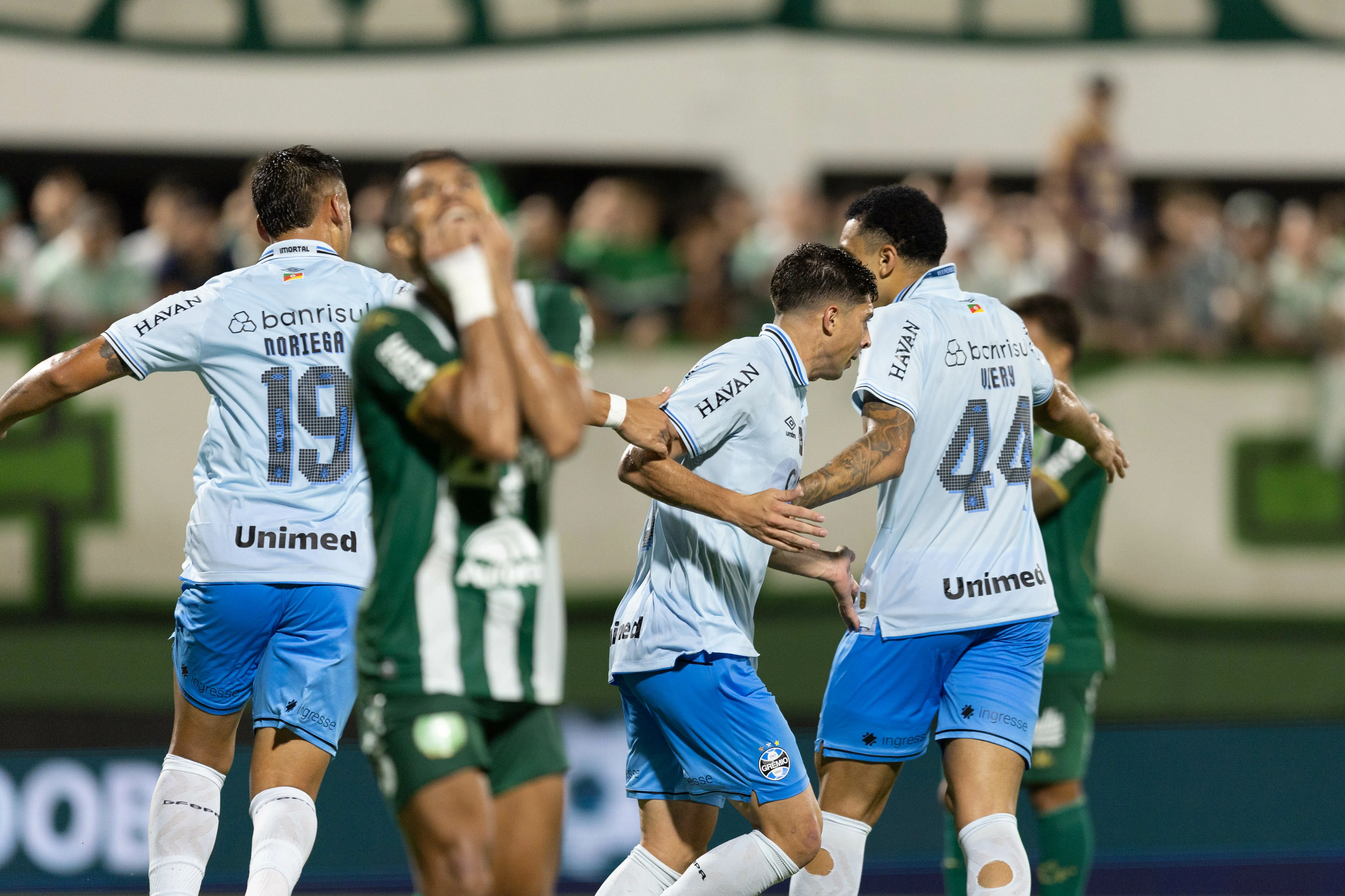 Grêmio empate com a Chapecoense pelo Brasileirão. Foto: Liamara Polli/AGIF