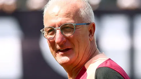 Dorival Júnior espera contratação de novo centroavante.