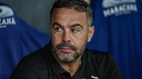 Treinador Artur Jorge é o único alvo do clube mineiro.