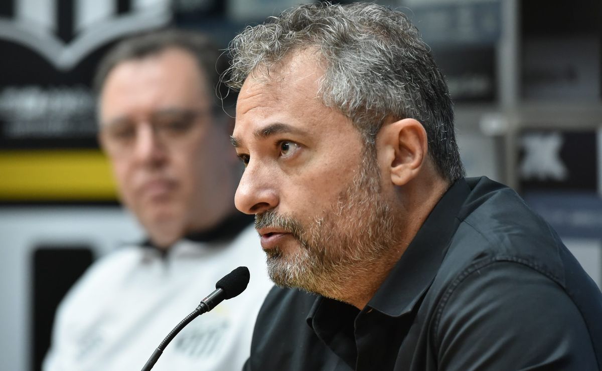 Reviravolta pode acontecer e Alexandre Mattos entra em cena para buscar novo lateral-esquerdo