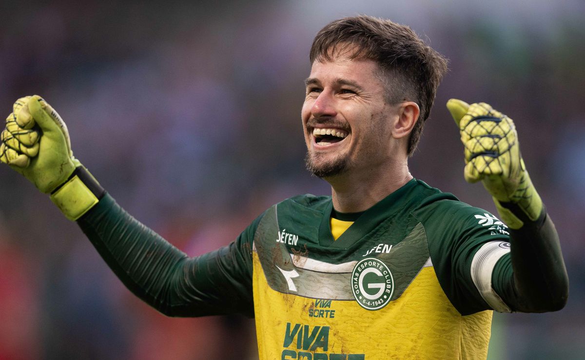 Botafogo ainda não fez proposta para contratar Tadeu e segue buscando um novo goleiro no mercado