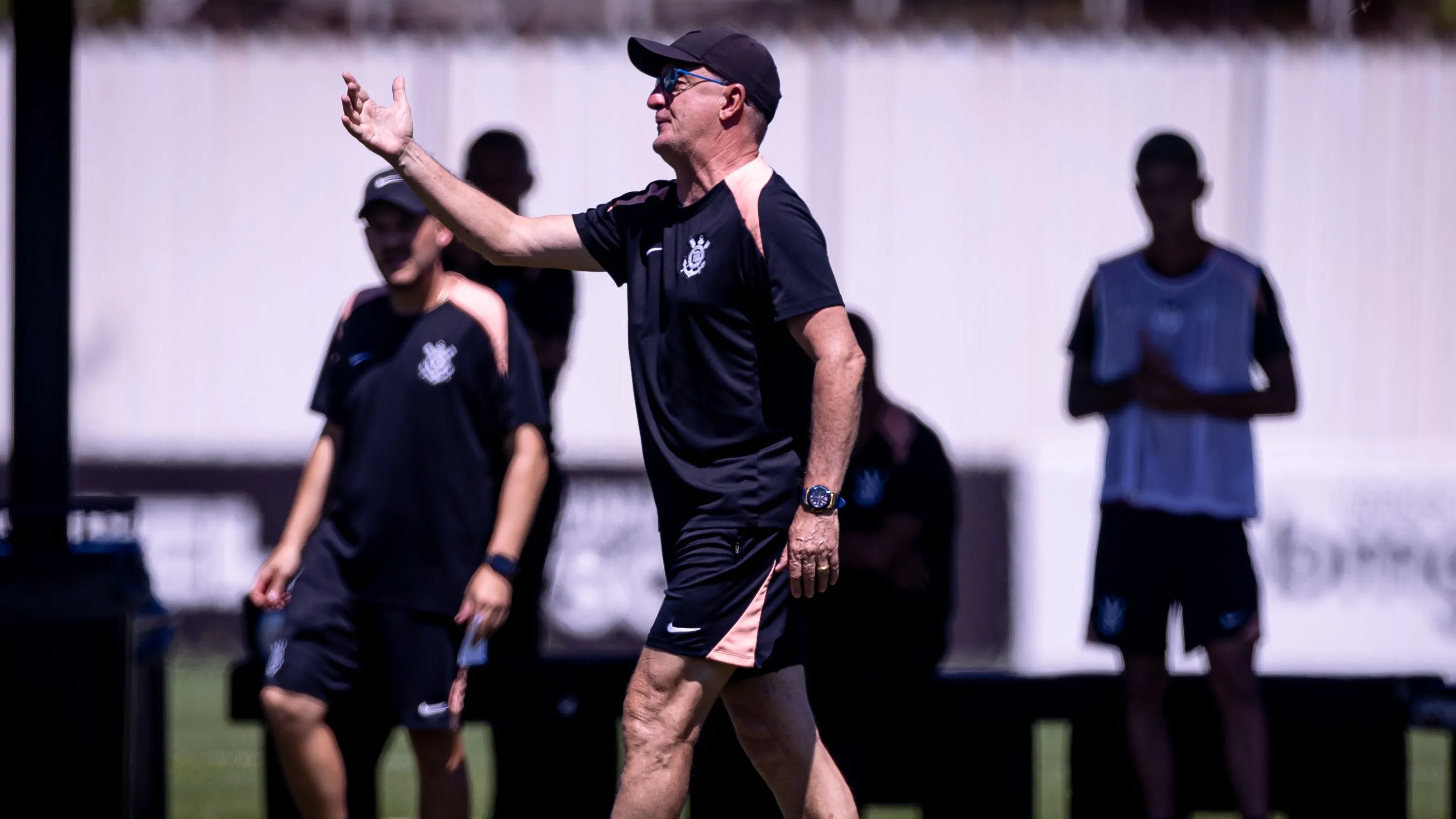 Dorival Júnior em ação no treino do Timão – Foto: Agência Corinthians – Rodrigo Coca