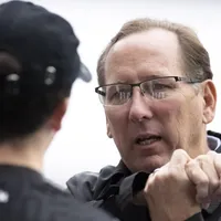 Textor abre negociação no Botafogo com Hernán Crespo