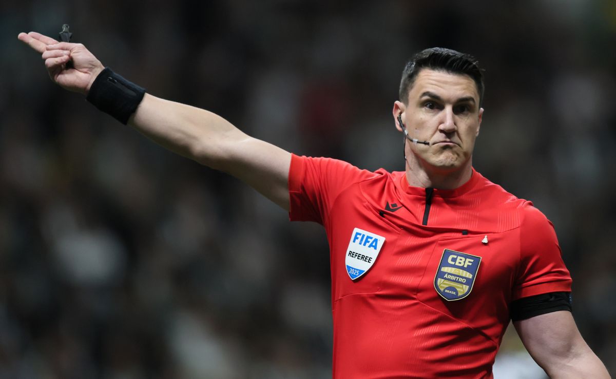 CBF define Rafael Klein para apitar Palmeiras x Botafogo pela 7ª rodada do Brasileirão