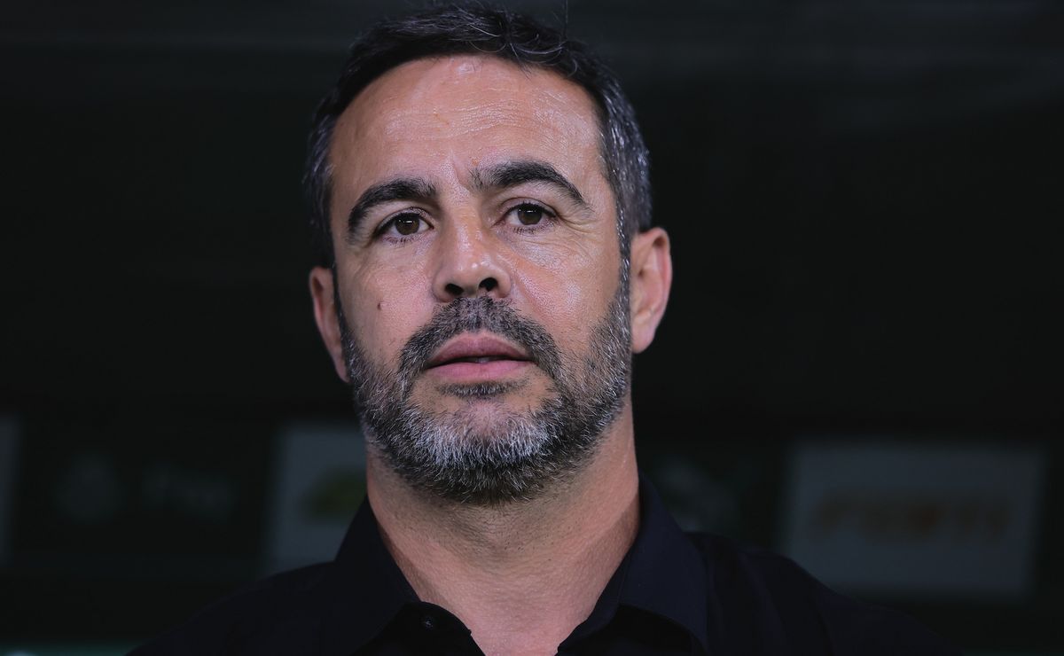 Cruzeiro pode escapar de pagar multa rescisória para tirar Artur Jorge do Al-Rayyan por conta da guerra