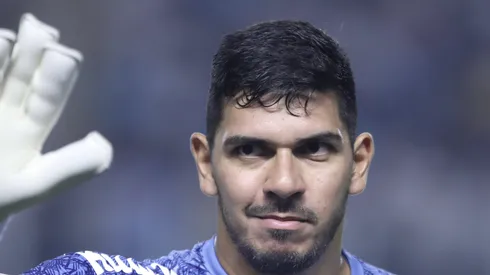 João Paulo em ação com a camisa do Peixe.