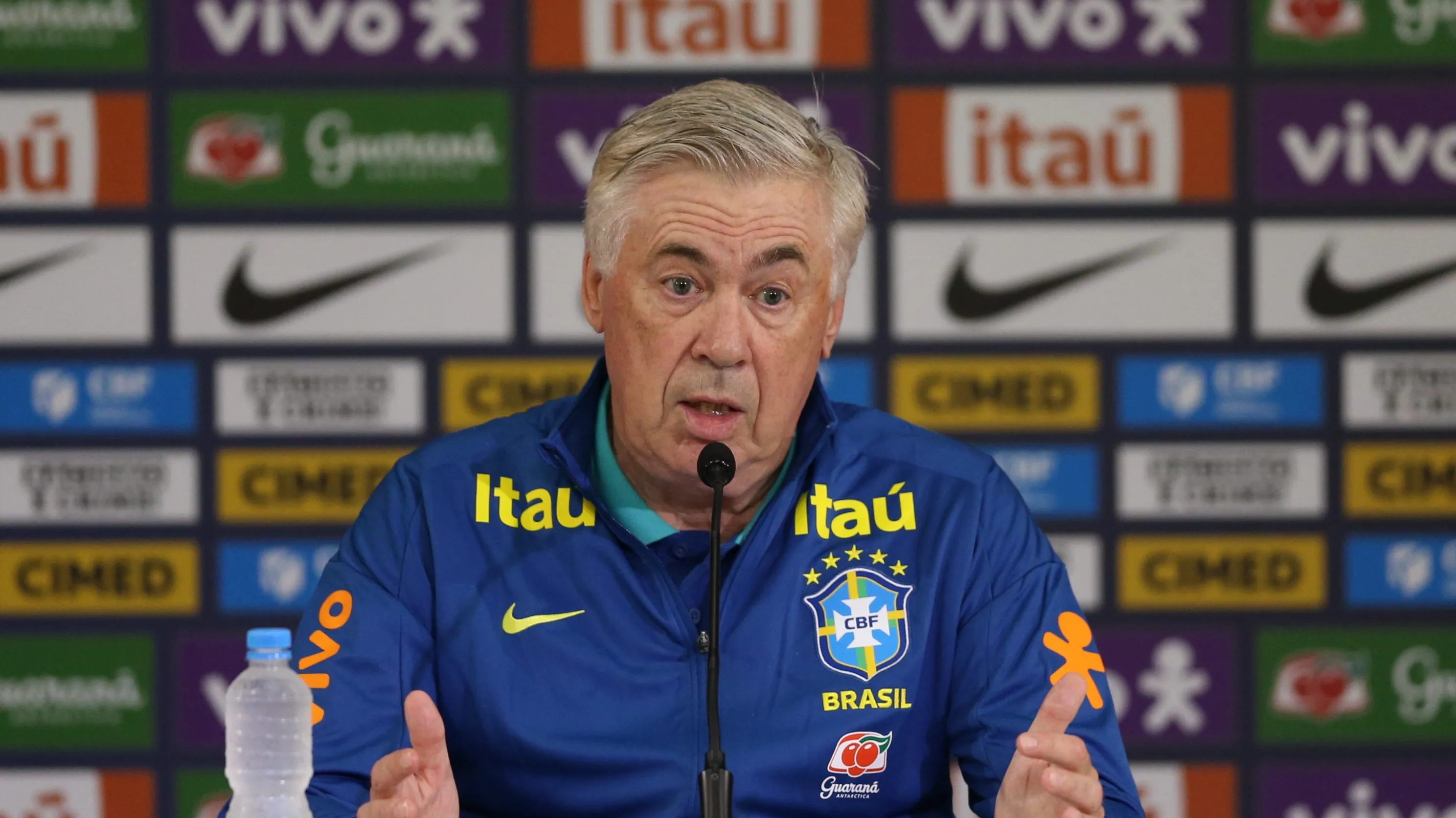 Ancelotti detalhou ausência de Higo Souza, mas deu esperanças ao goleiro – Foto: Marlon Costa/AGIF