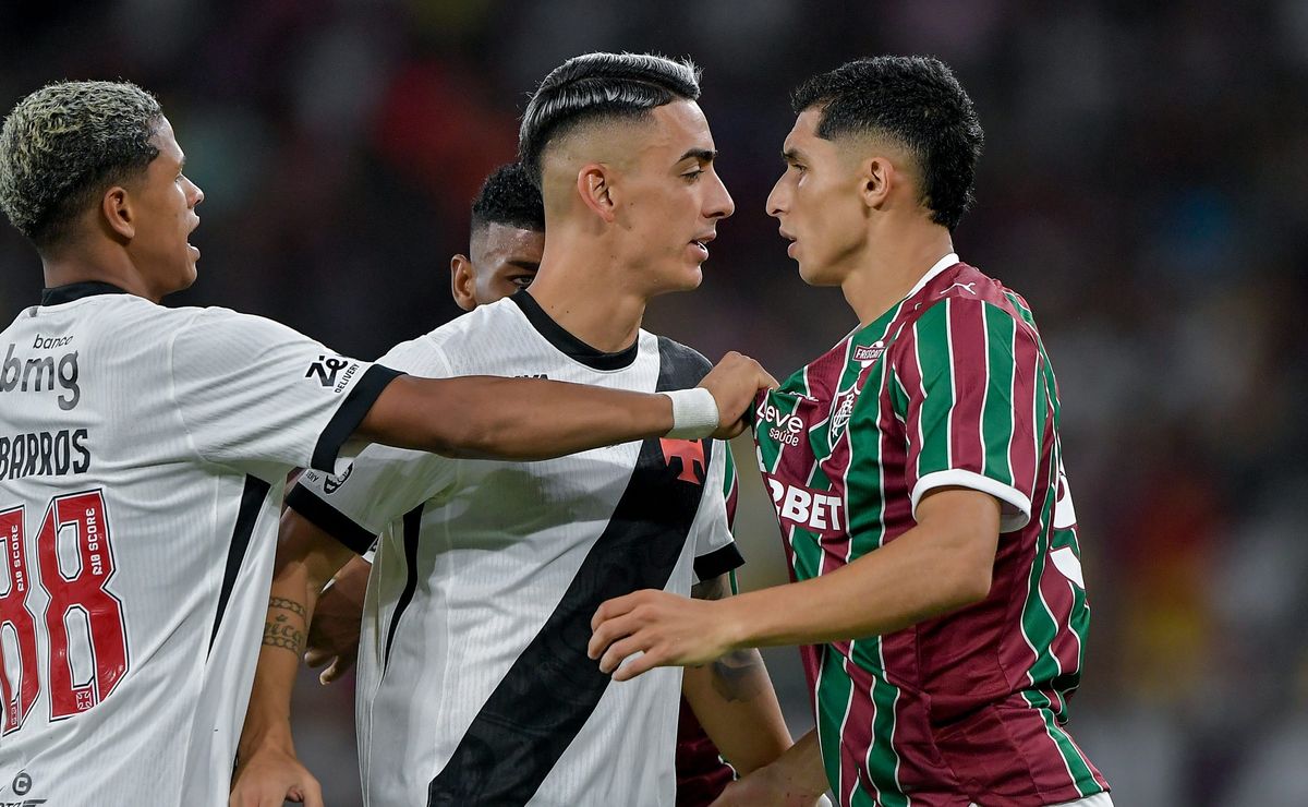 Vasco x Fluminense: Inteligência Artificial prevê clássico terminando empatado com gols pelo Brasileirão