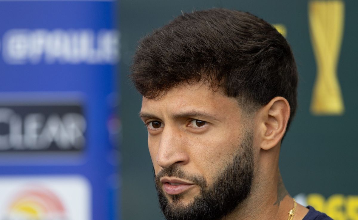 Santos aprova Juninho Capixaba, mas Bragantino pede alto e não tem negociação em andamento