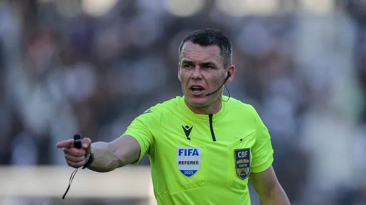 Paulo Cesar Zanovelli vai apitar Flamengo x Remo - Foto: Thiago Ribeiro/AGIF