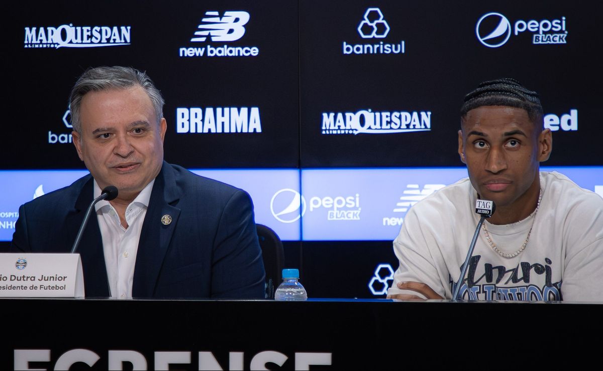 Vice do Grêmio freia expectativa por reforços e manda recado após empate