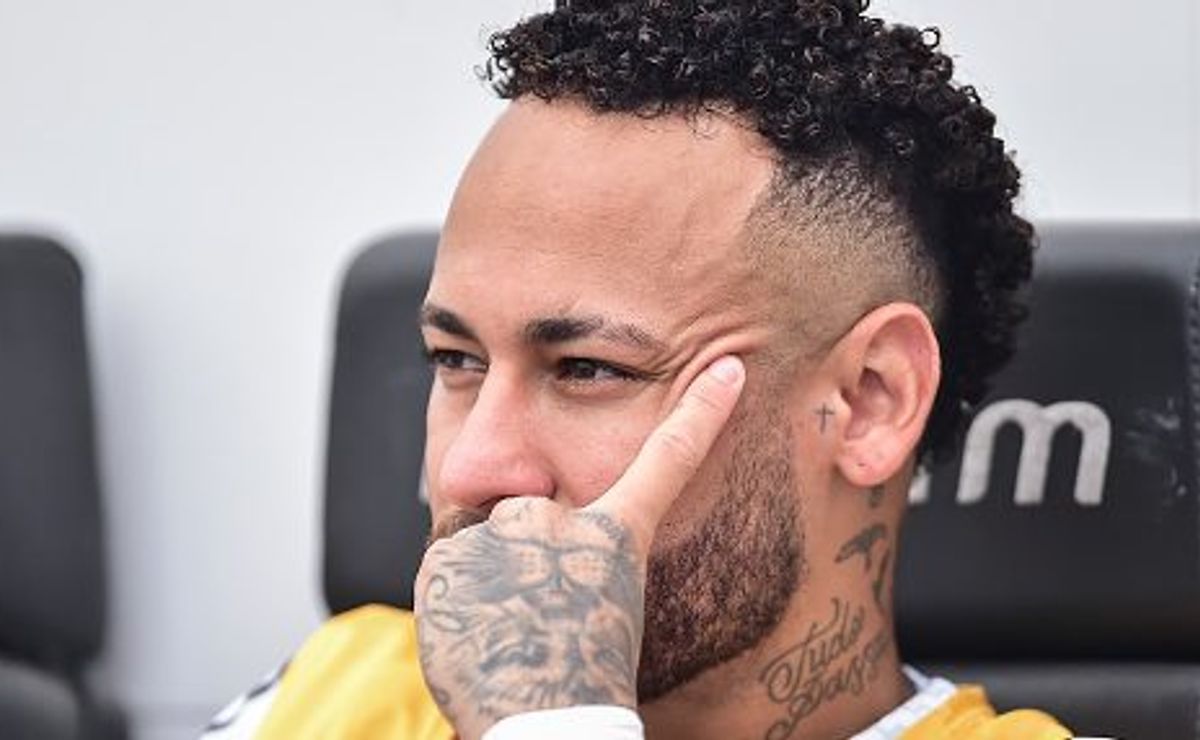 Neymar não está bem para ser convocado, afirma Galvão Bueno meses antes da Copa do Mundo