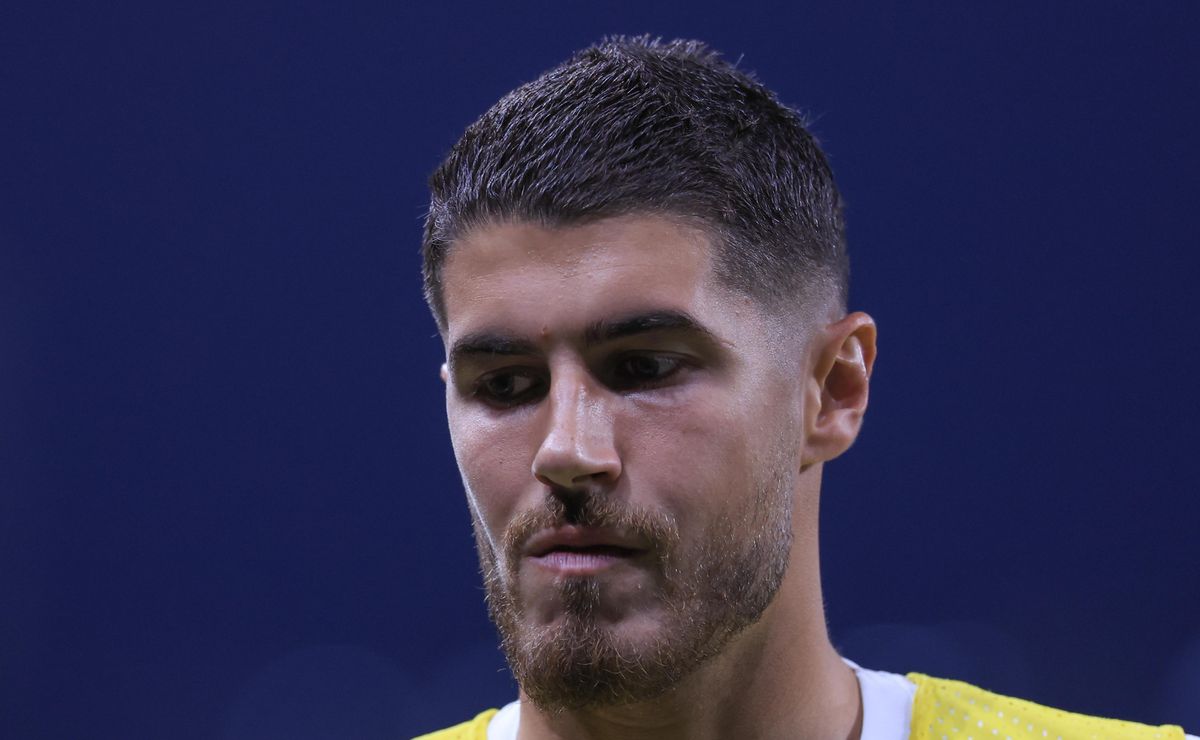 Remo contata o Corinthians por Pedro Raul e salário de R$ 750 mil/mês barra o acordo