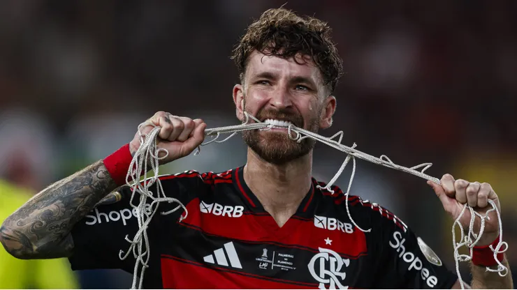 Léo Pereira, de 30 anos, comemora convocação inédita para a Seleção Brasileira às vésperas da Copa do Mundo