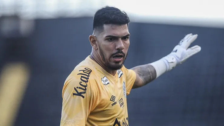 João Paulo em jogo do Santos, em 2024