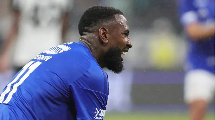 Volante Gerson foi cortado de delegação do Cruzeiro contra Athletico por precaução