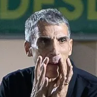 Vojvoda tem última chance de se manter no Santos