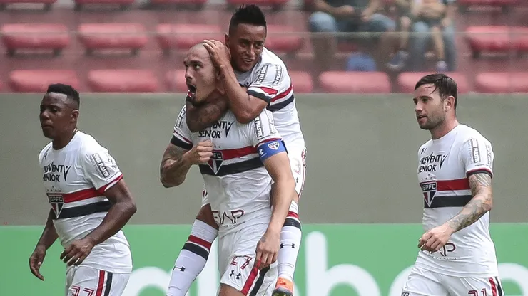 Em 2016, São Paulo de Maicon e Cueva derrotou o Atlético fora de casa Foto: Thomas Santos/AGIF