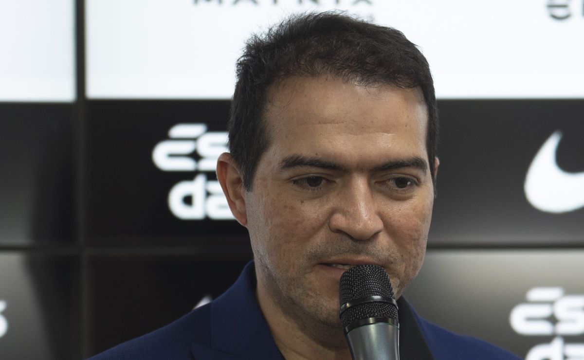 Marcelo Paz quer contratar João Paulo, do Santos, e Corinthians oferece jogadores em troca