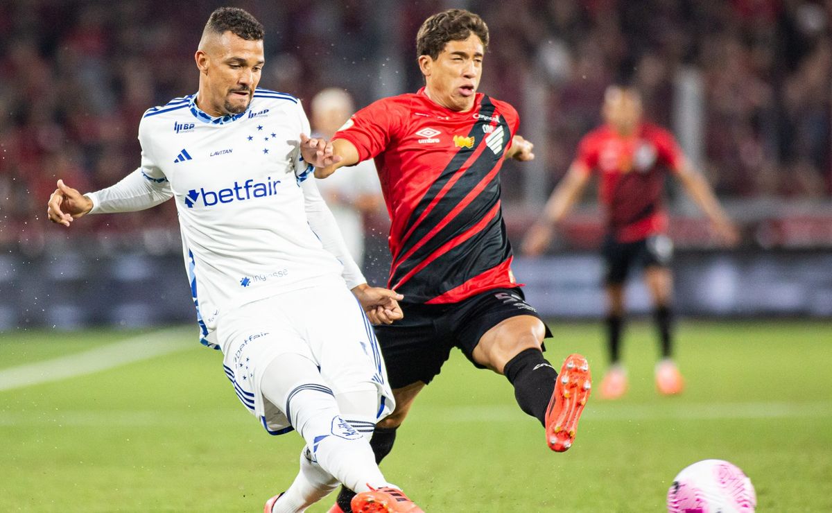 Cruzeiro tem apenas quatro titulares remanescentes da última derrota para Athletico-PR em 2024