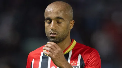 LUCAS MOURA jogador do Sao Paulo lamenta durante partida contra o Bragantino no estadio Cicero De Souza Marques pelo campeonato Brasileiro A 2026. Foto: Joisel Amaral/AGIF