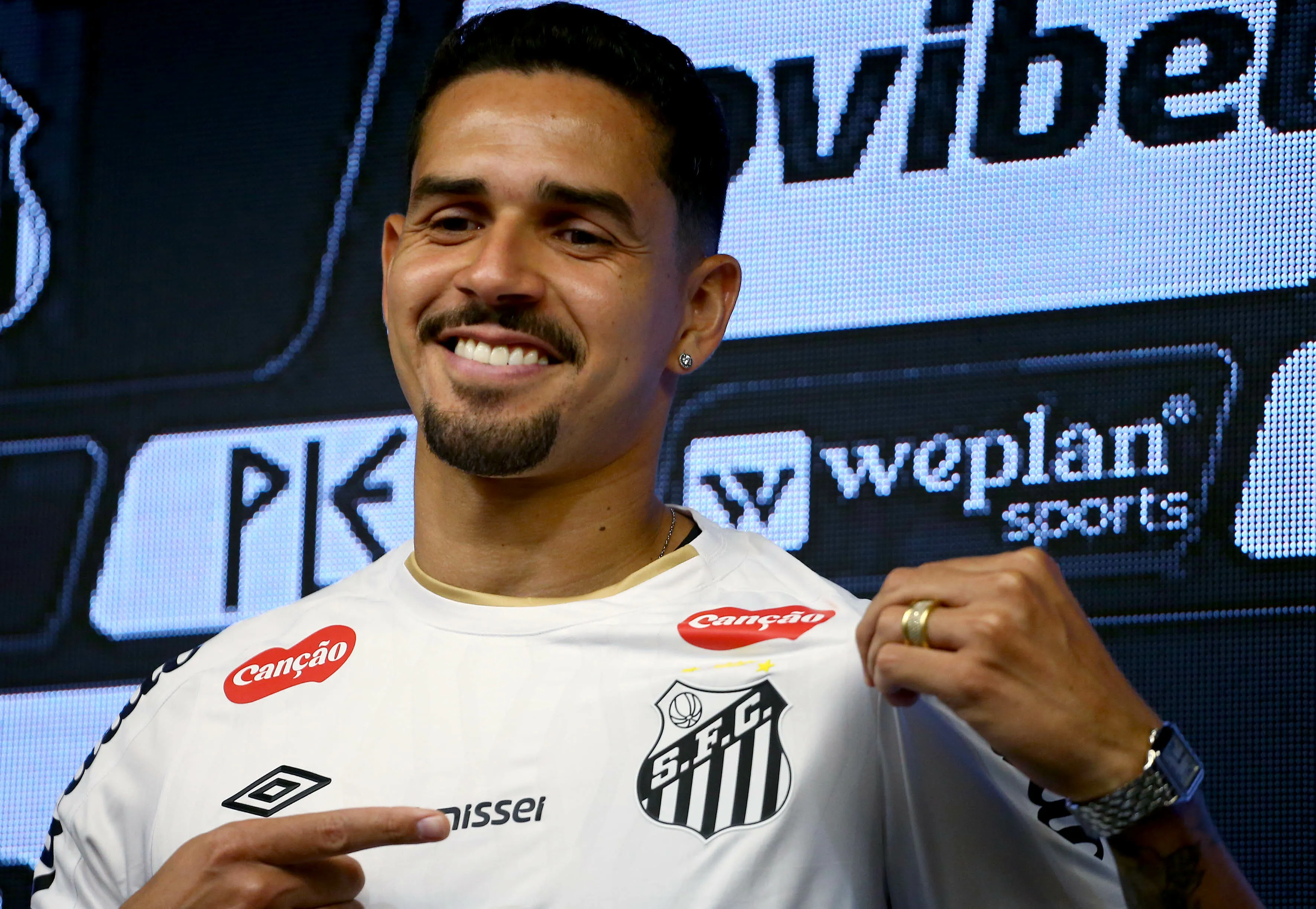 Zagueiro pode ser titular. Foto: Mauricio De Souza/AGIF