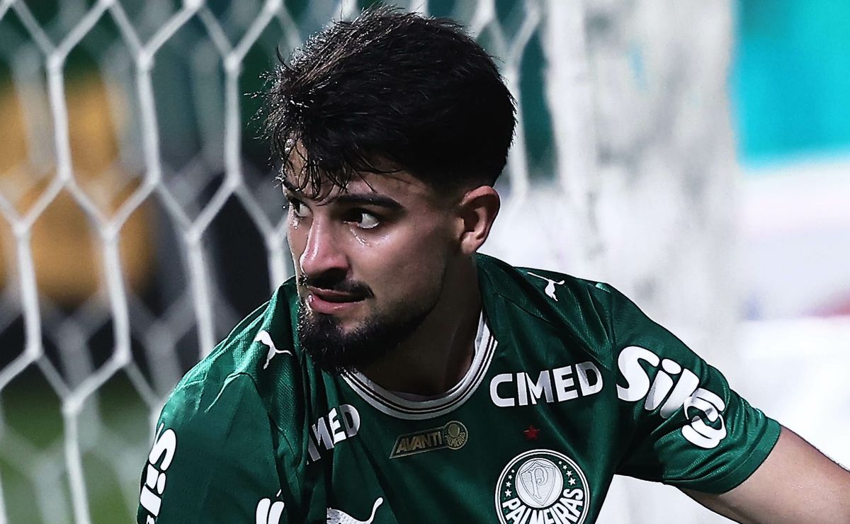 Flaco López se coloca abaixo de Hulk e Gabigol, mas afirma ser melhor que Kaio Jorge e Memphis