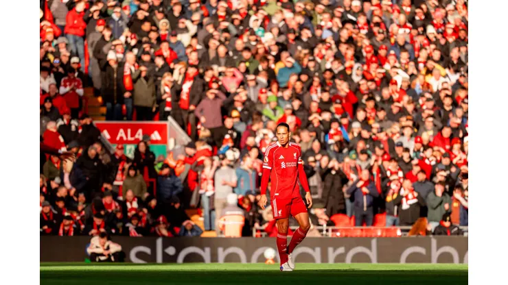 Virgil van Dijk, do Liverpool, é visto durante a partida da Premier League entre Liverpool e Tottenham Hotspur em Anfield, Liverpool, neste domingo, 15 de março de 2026. (Photo: Steven Halliwell | MI News) Credit: MI News & Sport /Alamy Live News