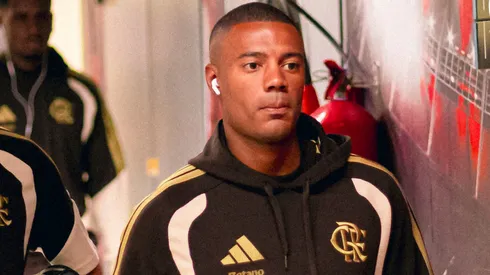 De la Cruz jogador do Flamengo durante viagem do elenco - Foto: Gilvan de Souza/Flamengo