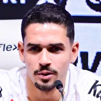 Vojvoda sinaliza escalação do Santos sem Lucas Veríssimo