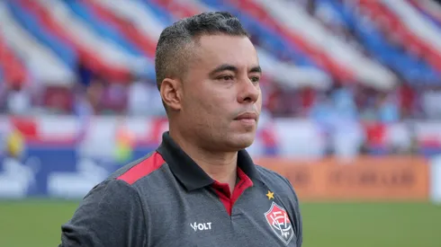 Jair Ventura durante partida diante do Bahia
