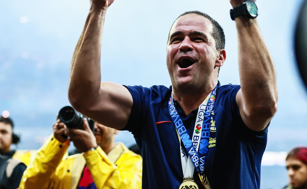 Cruzeiro faz sondagem por André Jardine, mas técnico prioriza América-MEX e adia negociações