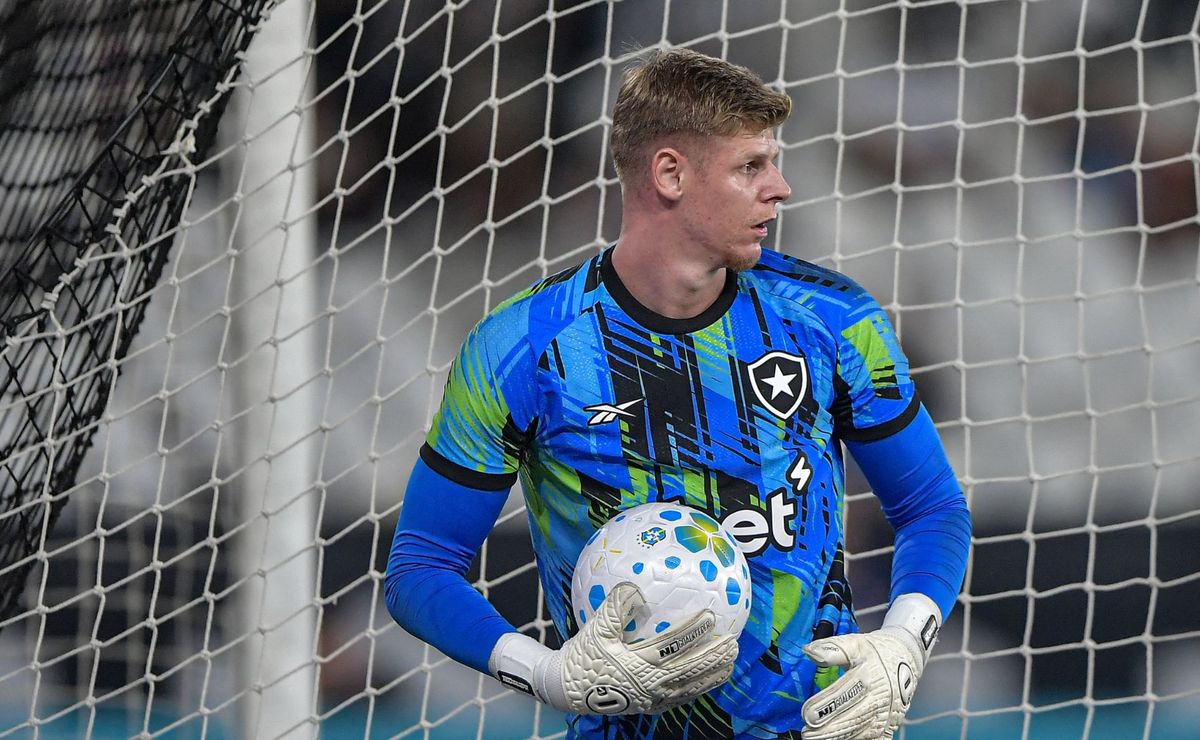 Raul supera Neto e Léo Linck em números e assume vantagem no gol do Botafogo