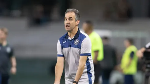 Léo Condé durante partida do Remo no Mangueirão