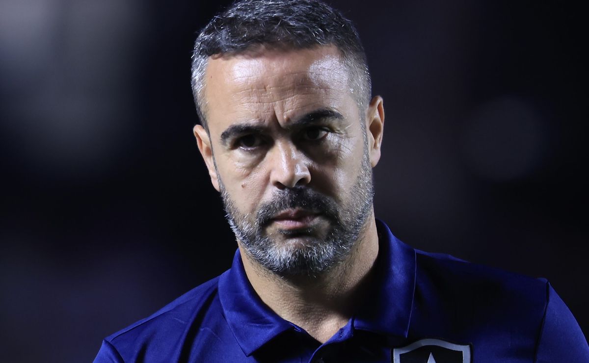 Cruzeiro aceita pagar para Artur Jorge salário superior a R$ 1,6 milhão e superar Leonardo Jardim