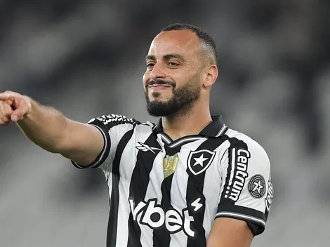 Corinthians banca reviravolta e marca reunião para contratar Arthur Cabral