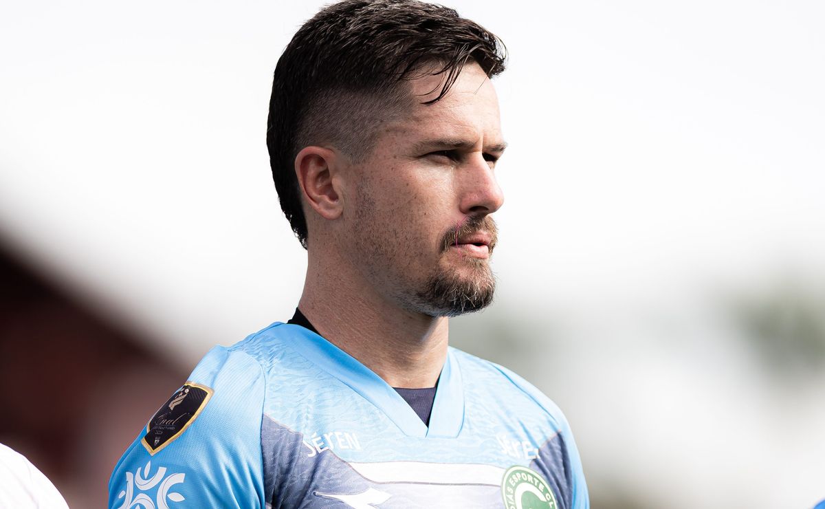 Botafogo busca 5 goleiros além de Tadeu e monta lista de reforços no mercado da bola